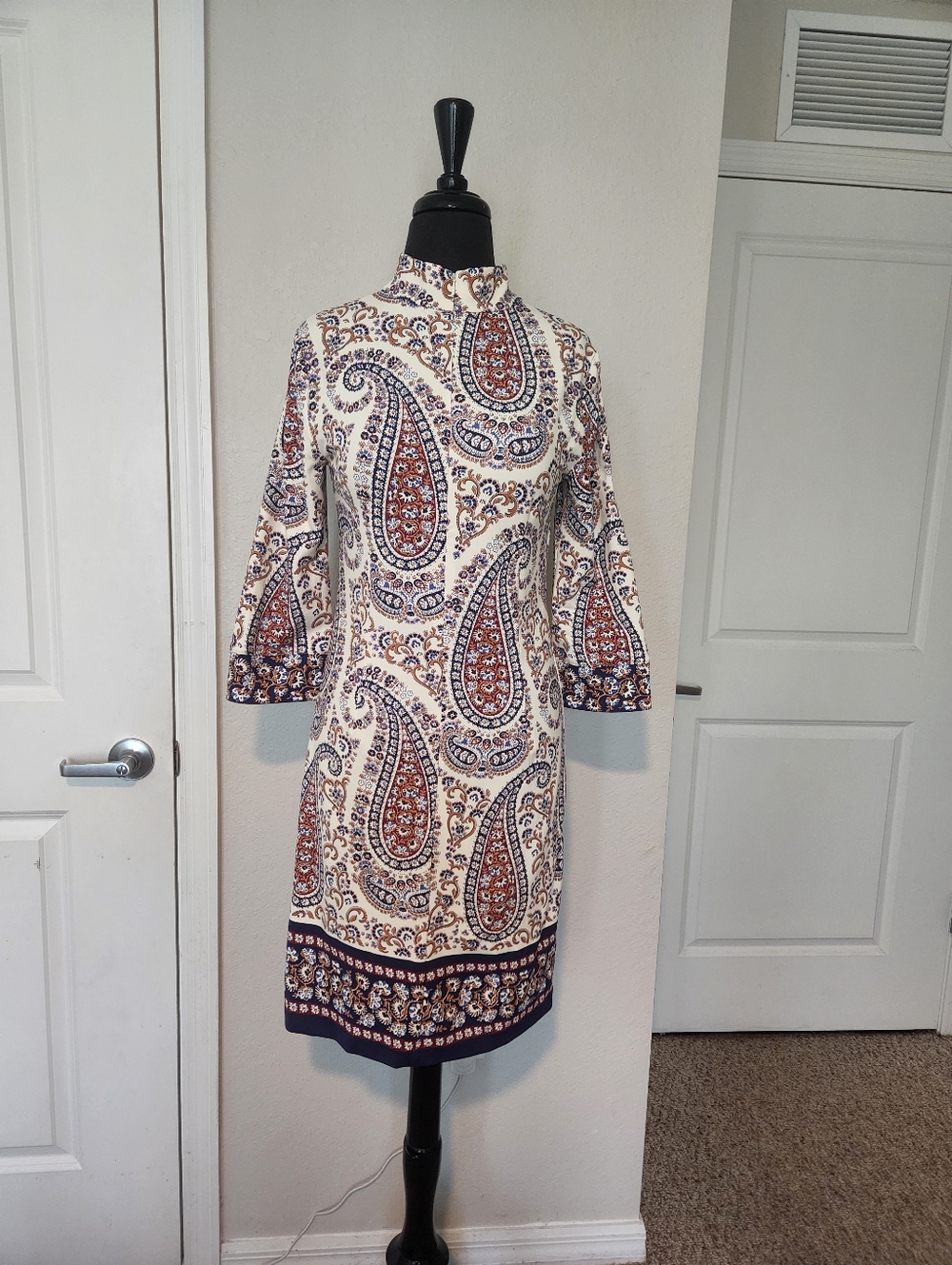 Classic Paisley Shift Dress in Ivory and Rust